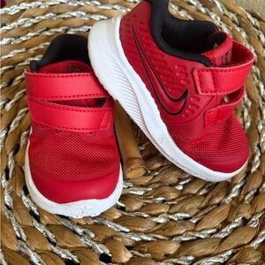 Nike Toddler Star Runner 3 Shoes Size 5C black Red